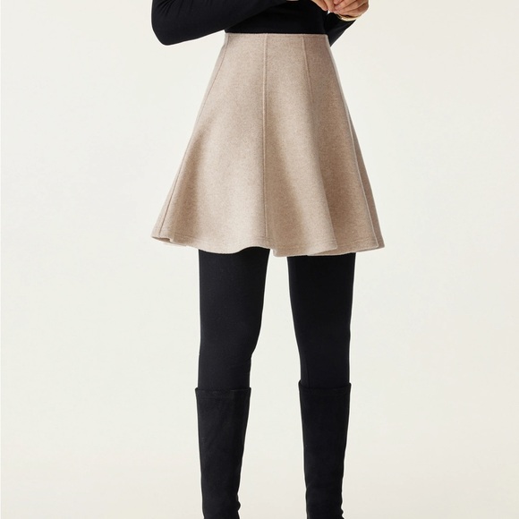 CashSoft
High Waisted Flare Hem Mini Skirt - Heather Oatmeal Size Large - Picture 2 of 8